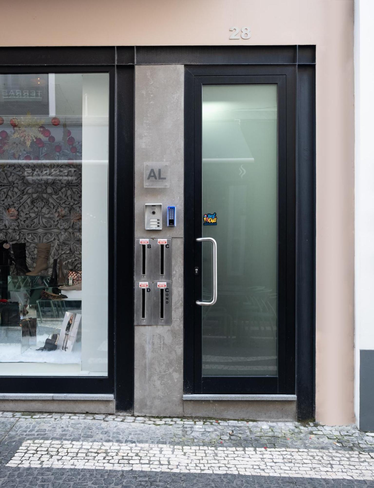 Ponta Delgada Flats - Host & Chill Apartman Kültér fotó